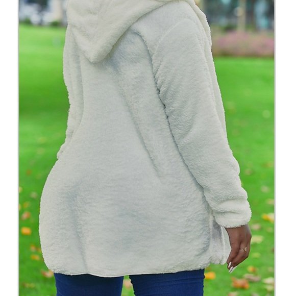 NWT WHITE PLUSH CARDIGAN!!! - Picture 6 of 6